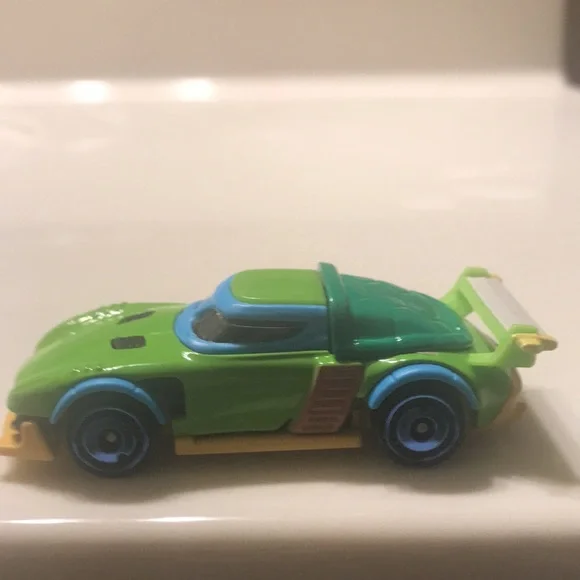 Near mint condition ninja turtles Leonardo hot wheels - Picture 3 of 6